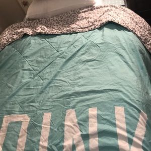 Auria1982. Victoria’s Secret pink mint cheetah